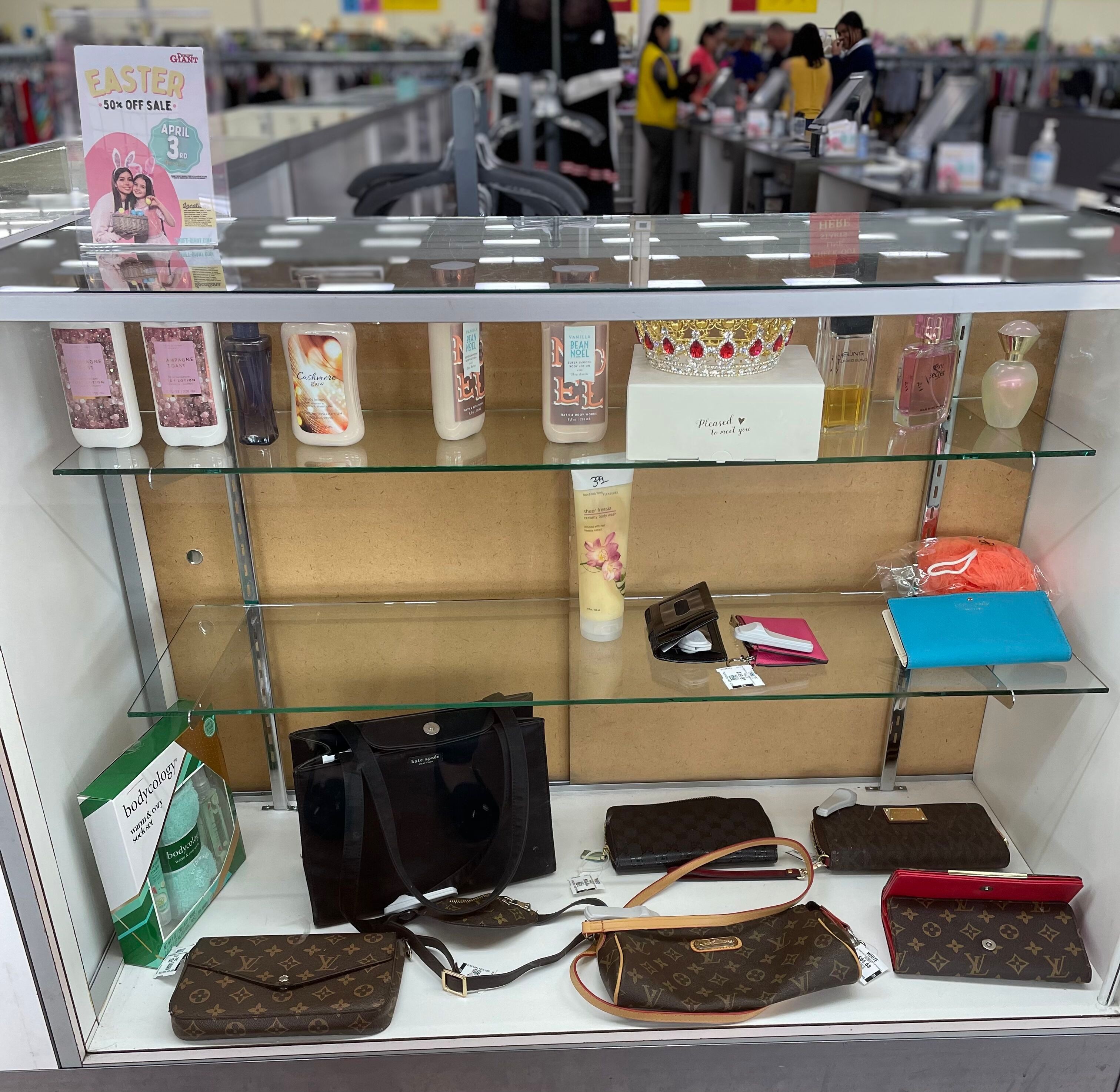 Louis Vuitton Handbags for sale in Lewisville, Texas, Facebook Marketplace