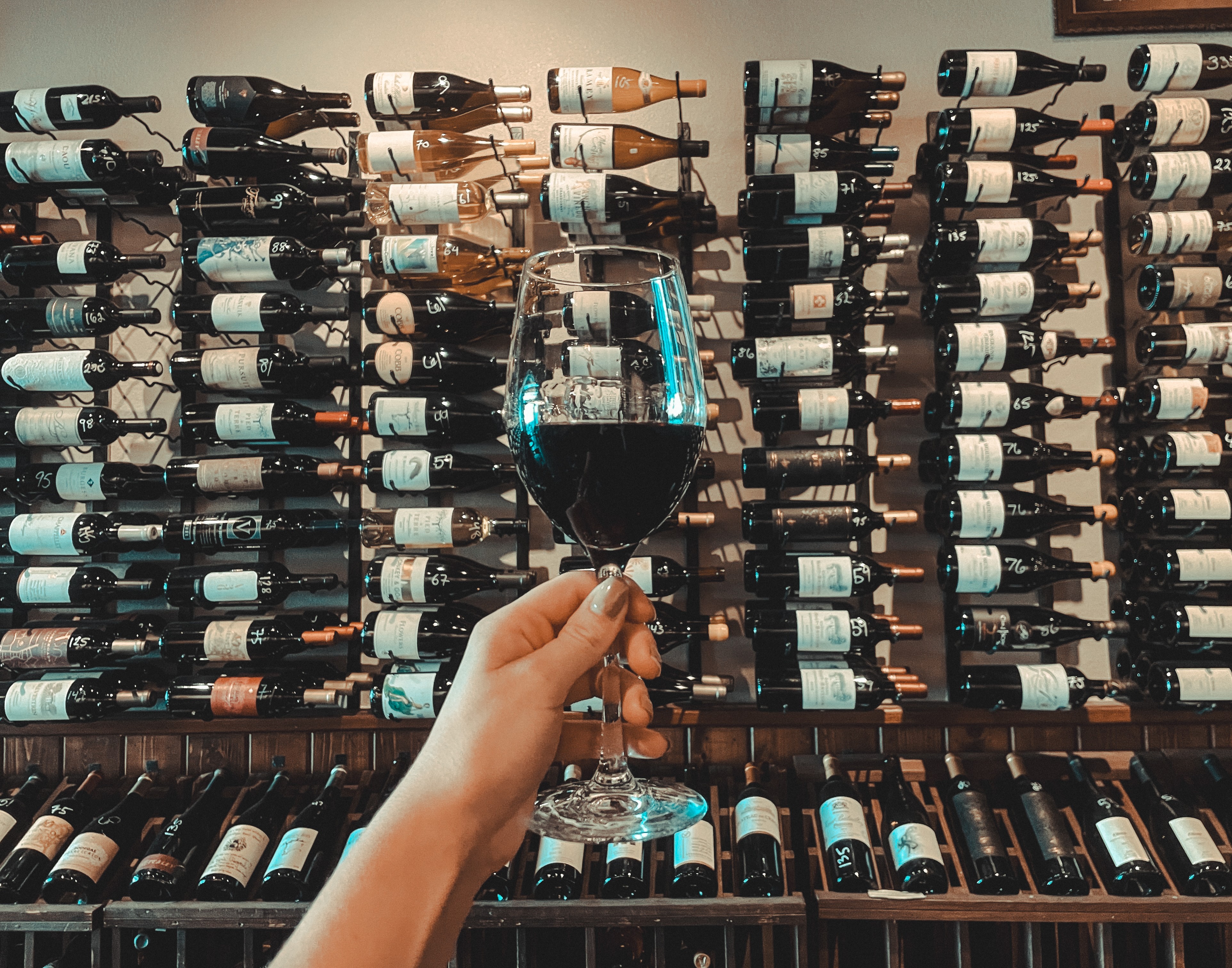 https://media2.dallasobserver.com/dal/imager/u/original/17233139/veritaswineroom---wine-wall---aaren-prody.jpg