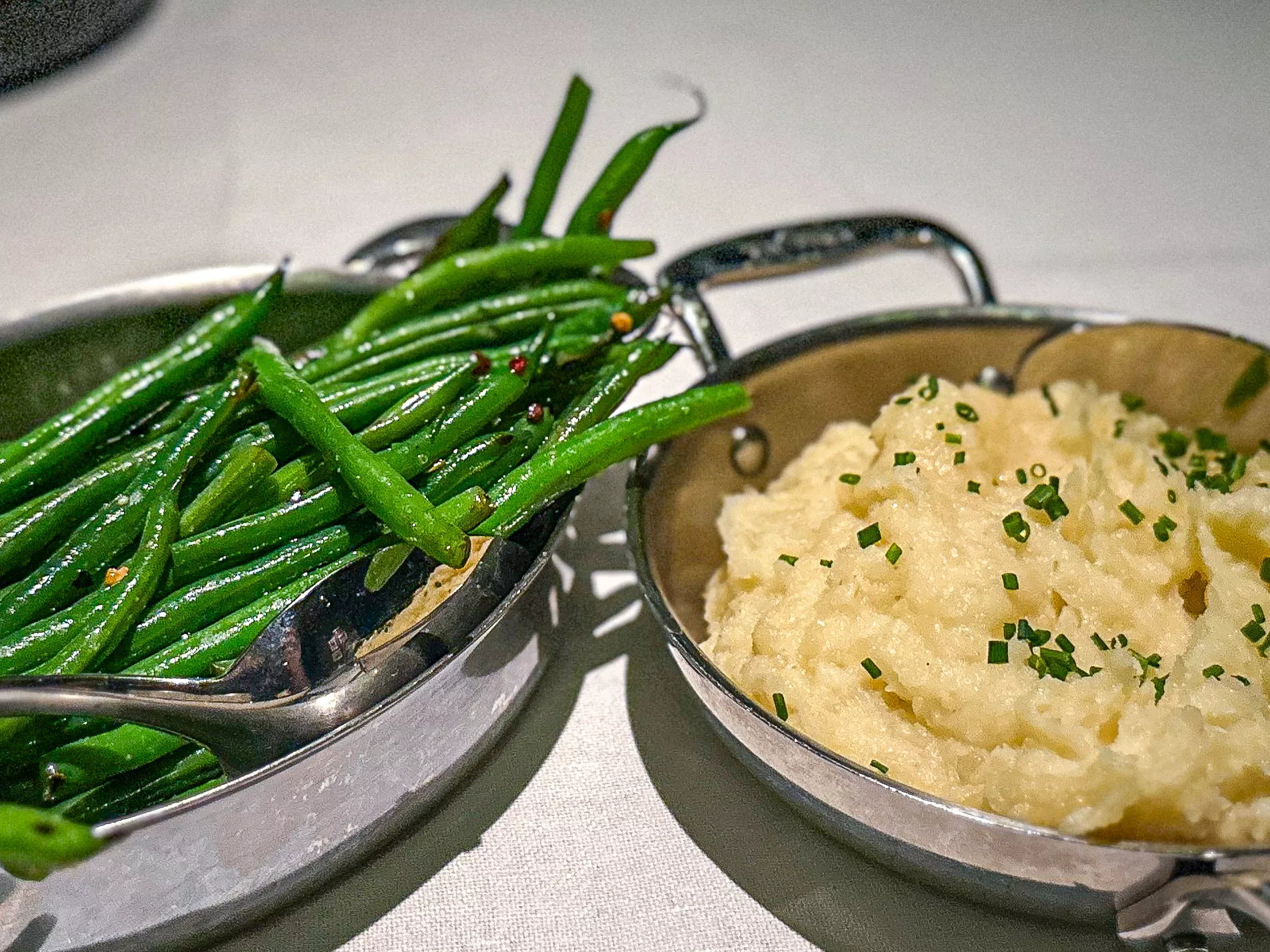 Steaks at Stillwell's at Dallas' Hôtel Swexan Warm a Texan's Heart