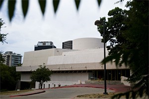 This+is+the+last+full+season+for+Dallas+Theater+Center+in+the+building+on+Turtle+Creek+designed+by+Frank+Lloyd+Wright.