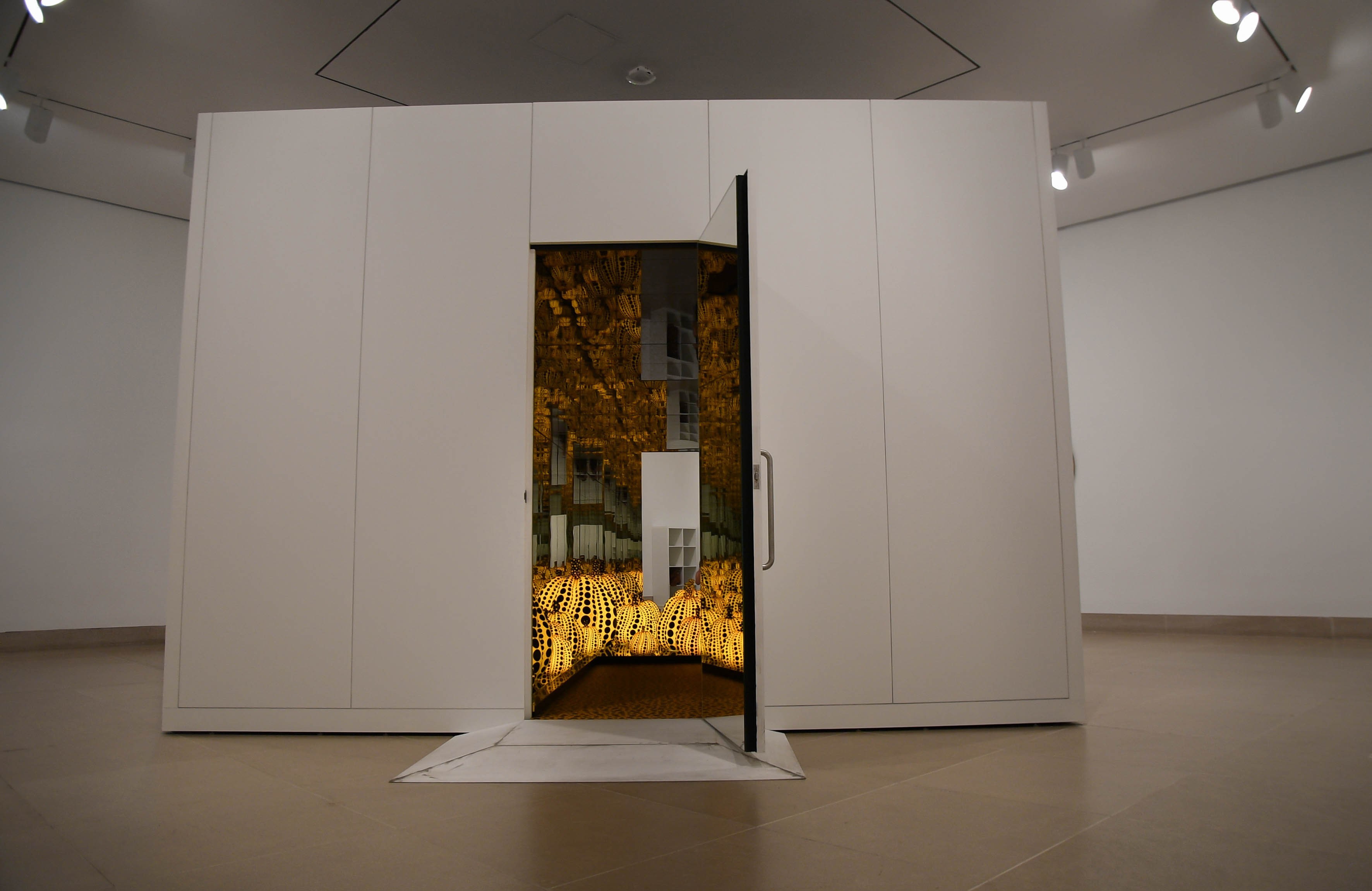 Dallas Museum of Art Announces Acquisition of Yayoi Kusama Mirror