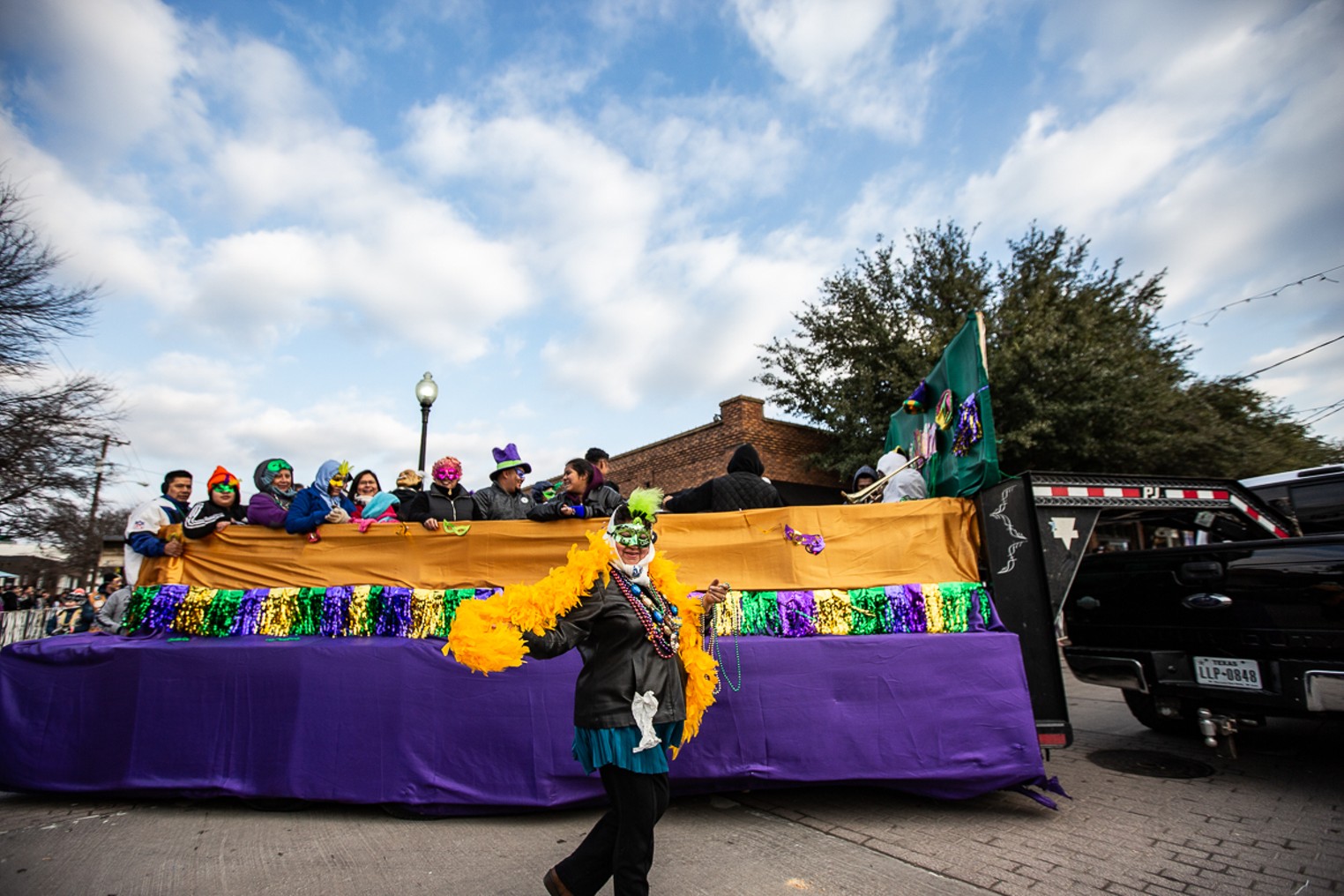 Freezing but Partying The Oak Cliff Mardi Gras Parade Dallas Observer