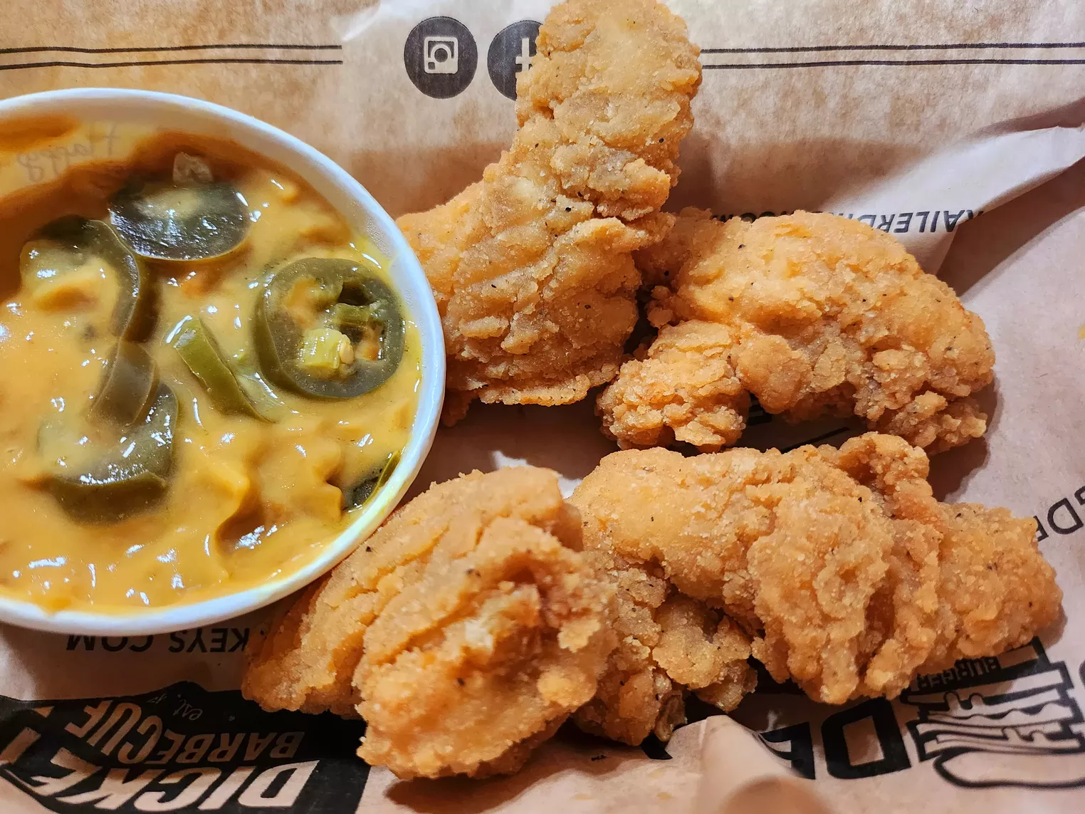 We Try Trailer Birds Nashville Hot Chicken at Dickey’s TrendRadars