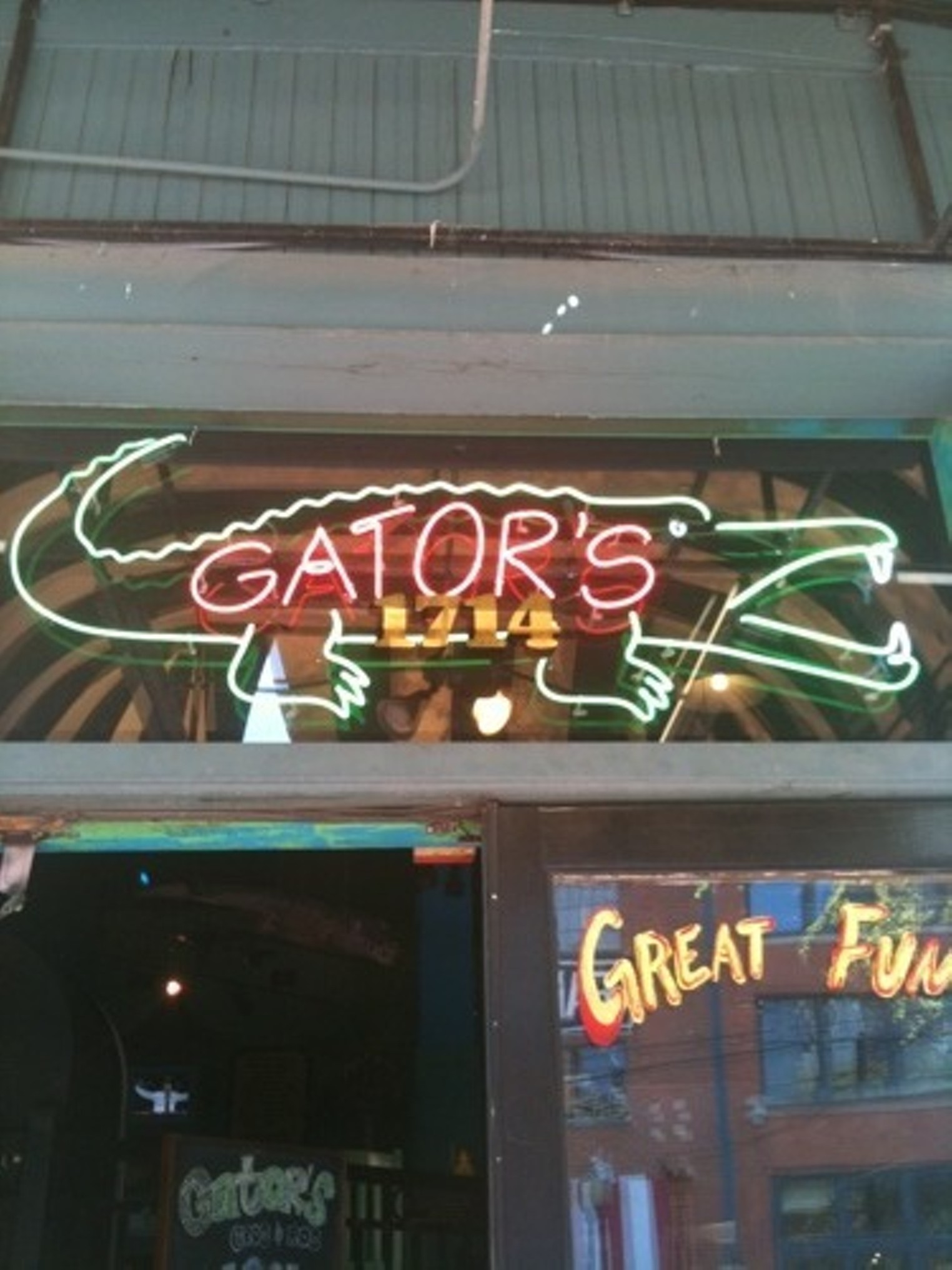 Gators Croc & Roc Rooftop Restaurant, Bar , and Group Dining of the West End / Dallas