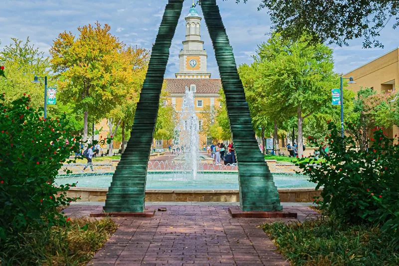 Image: The University of North Texas has been accused of over-compliance with measures that target marginalized communities. Now the school is banning drag performances across all of its campuses.