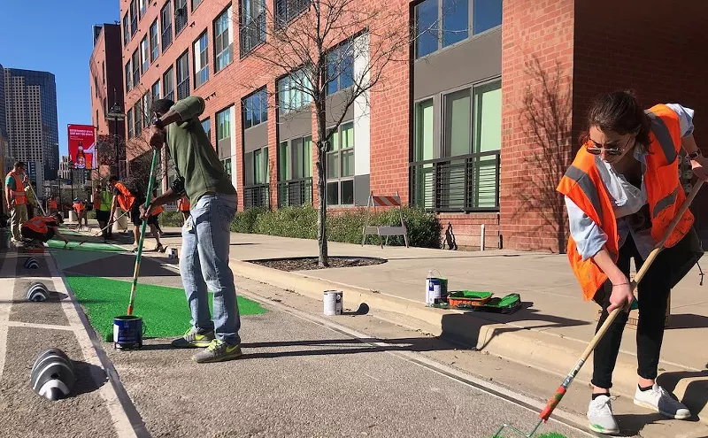 Image: Volunteers Add Some Pizzazz to Pioneering Downtown Bike Lane