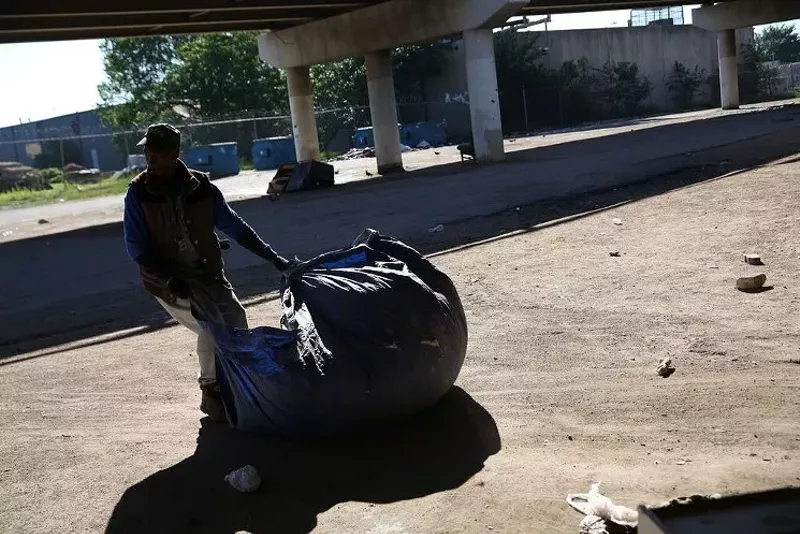 Image: We erase the homeless with our eyes.