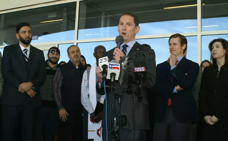 Image: What DFW Detention Looked Like For This Syrian Family