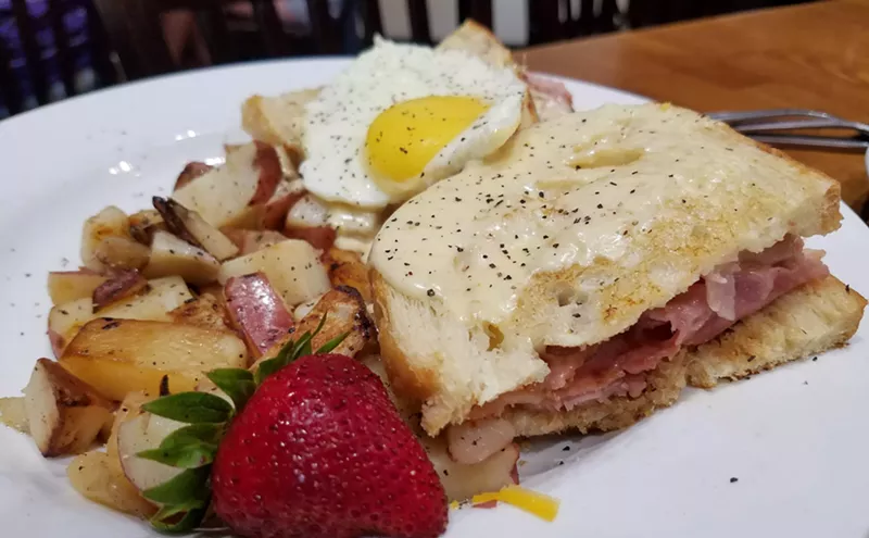 Image: Whether Filled With Uptown Singles or Plano Families, Bread Winners Is a Brunch Star