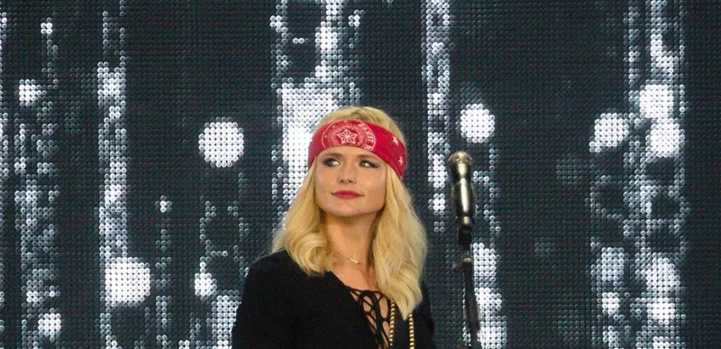 Image: Miranda Lambert doesn't want selfies at her show, and will stop the music if you even try it.
