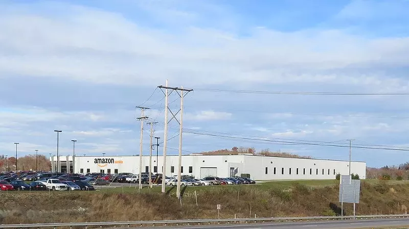 Image: A Texas-based militia supporter planned to detonate explosives Amazon data centers in Virginia, court documents say