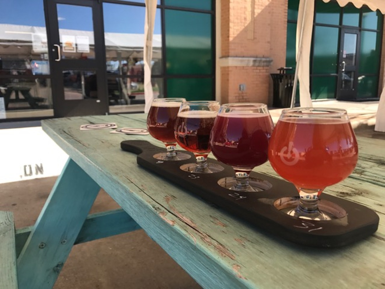 Arlington beer fans can fill their growlers and sip flights at the new On Tap, now open.